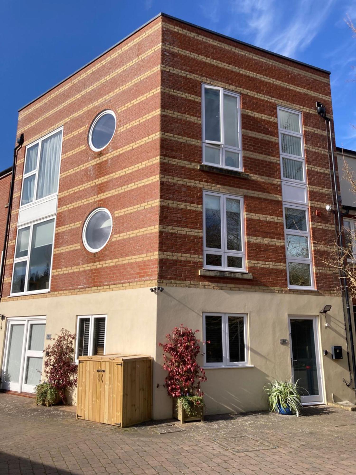 Streamside Apartments Yeovil Exterior photo