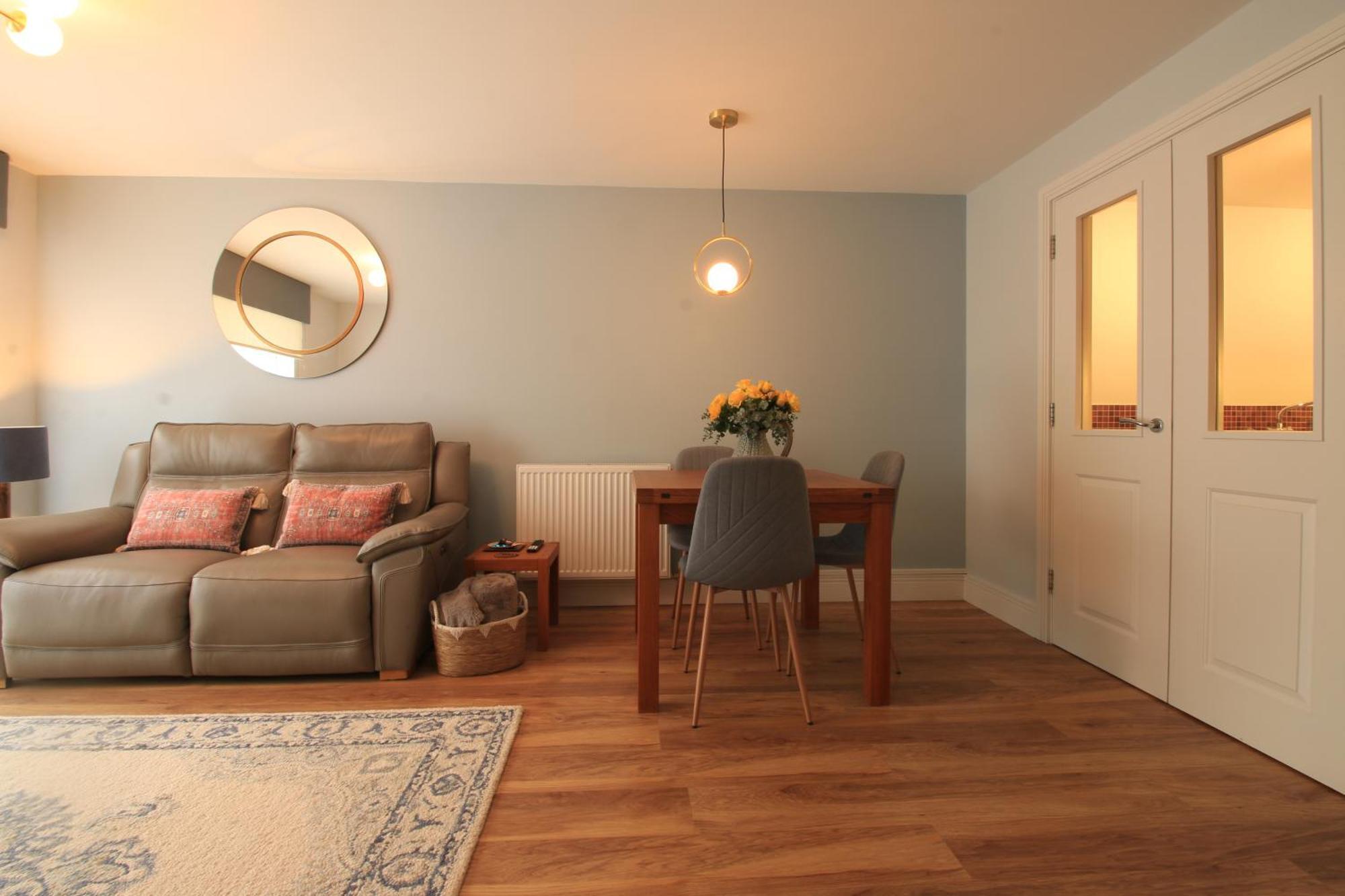 Streamside Apartments Yeovil Exterior photo